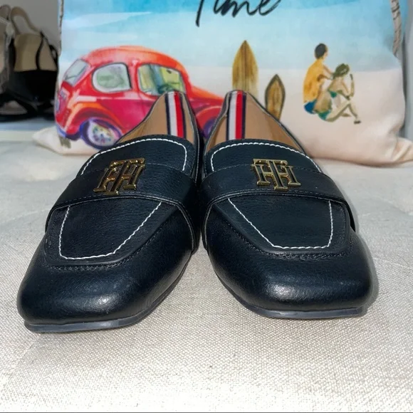 Tommy Hilfiger NWOB! Trudiy2 Black Loafer Signature Beckle Shoes Size 7.5 - Picture 7 of 11